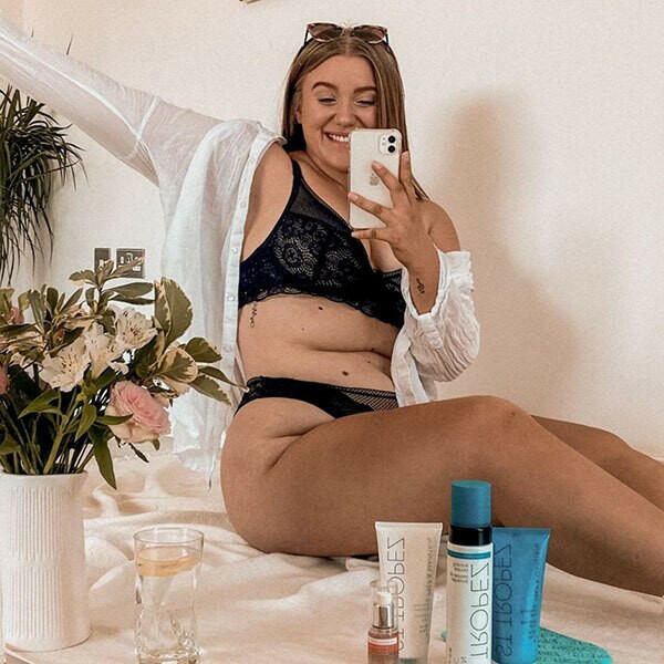 St.Tropez Self Tan Classic Bronzing Fake Tan Mousse 50ml GOODS Superdrug