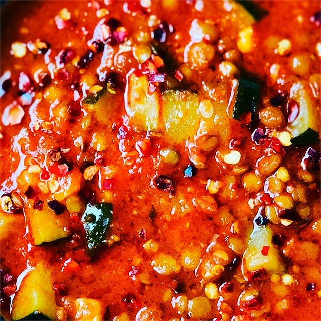 Zest & Zing Urfa Chilli flakes 18g GOODS M&S