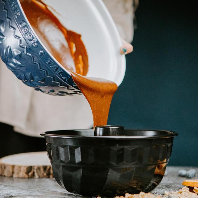 Tala Non-stick Decorative Cake Tin GOODS M&S