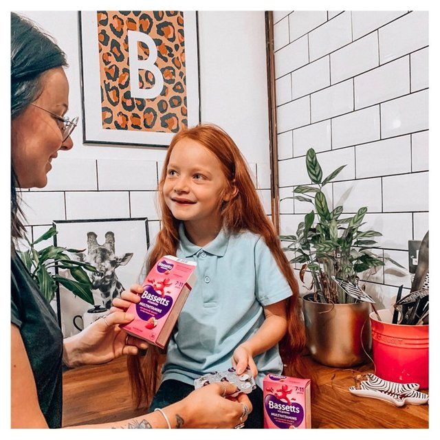 Bassetts Multivitamins Raspberry 7-11yrs 30 per pack - McGrocer