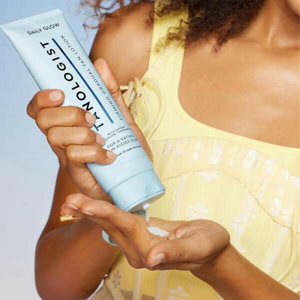 Tanologist Daily Glow Gradual Tan Medium to Dark Firming GOODS Superdrug