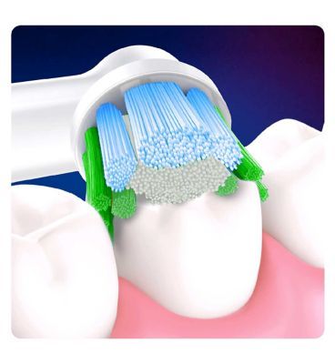 Oral-B Precision Clean Toothbrush Head with CleanMaximiser Technology, 8 Pack