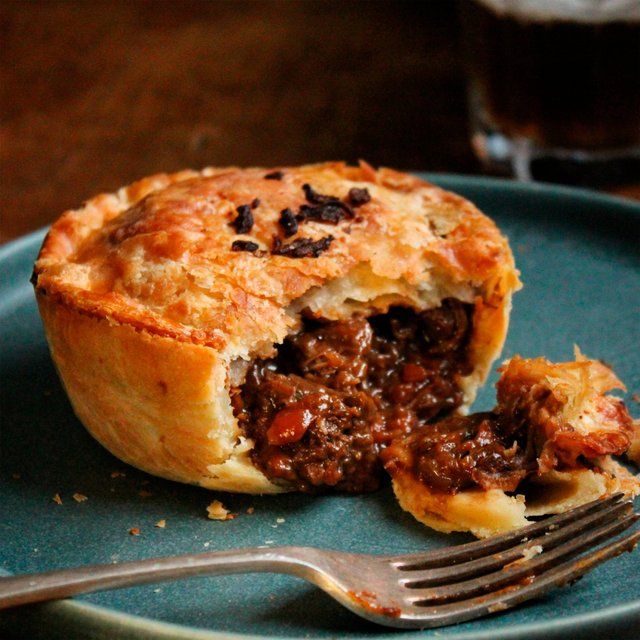 Pieminister Moo British Steak &amp;amp; Ale Pie   270g