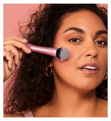 Real Techniques Tapered Cheek Brush